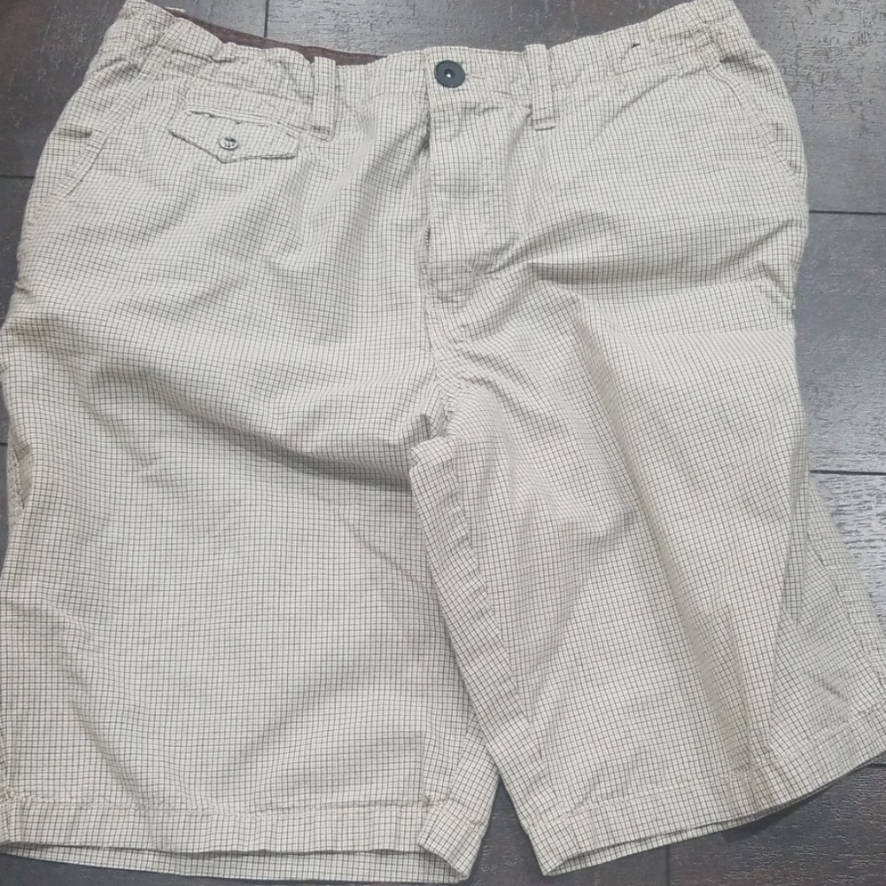 Amplify Mens 32 cargo short micro plaid tan brown